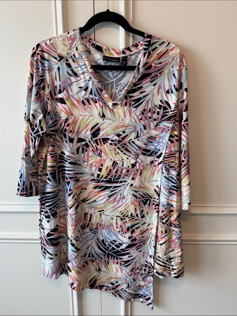 Attitudes by Renee Multicolor Palm-Leaf V-Neck Tunic